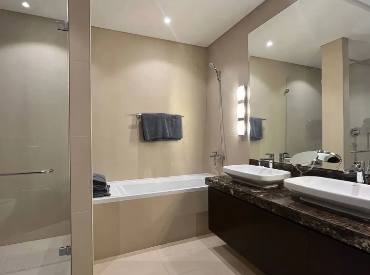 Ensuite bathroom at Muscat Bay