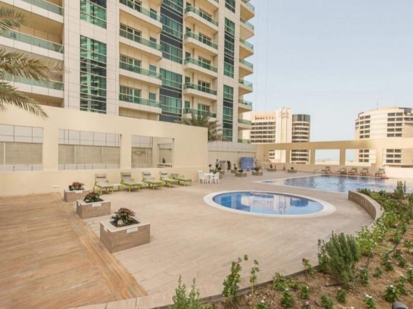 The Royal Oceanic Dubai Marina exterior