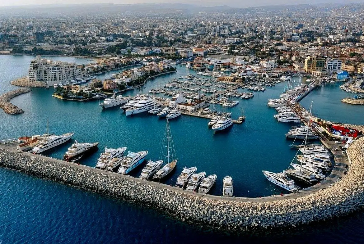 Marina w Limassol z lotu ptaka, Republika Cypryjska