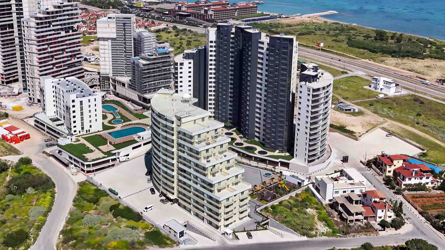 aerial view of Bellagio and neighbouring high-rise towers with pool terraces
