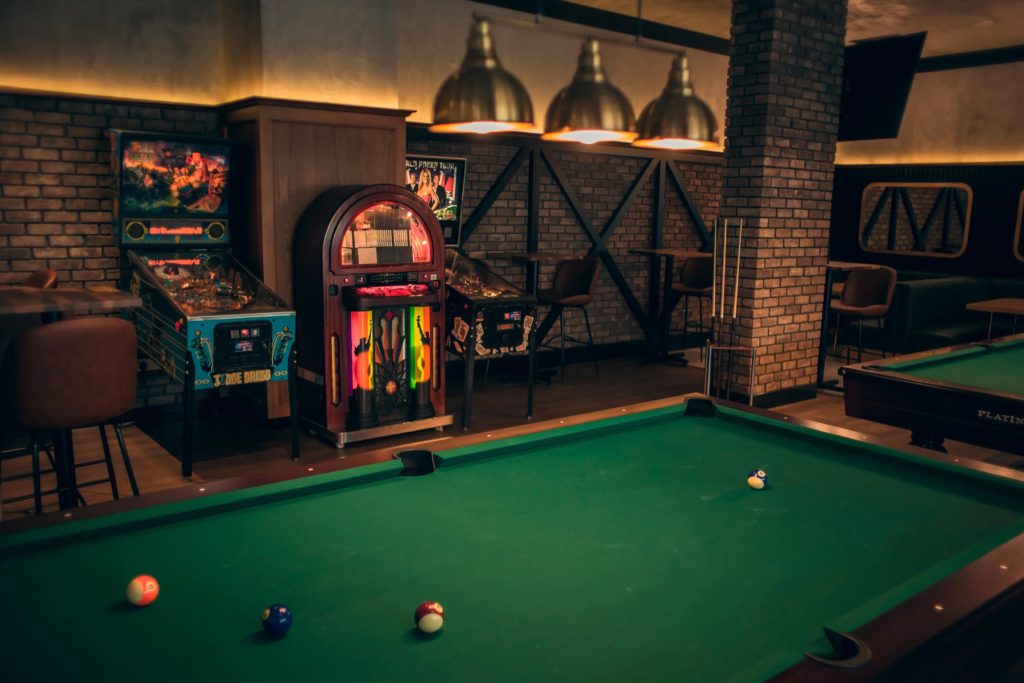 Courtyard Long Beach games room with pool table